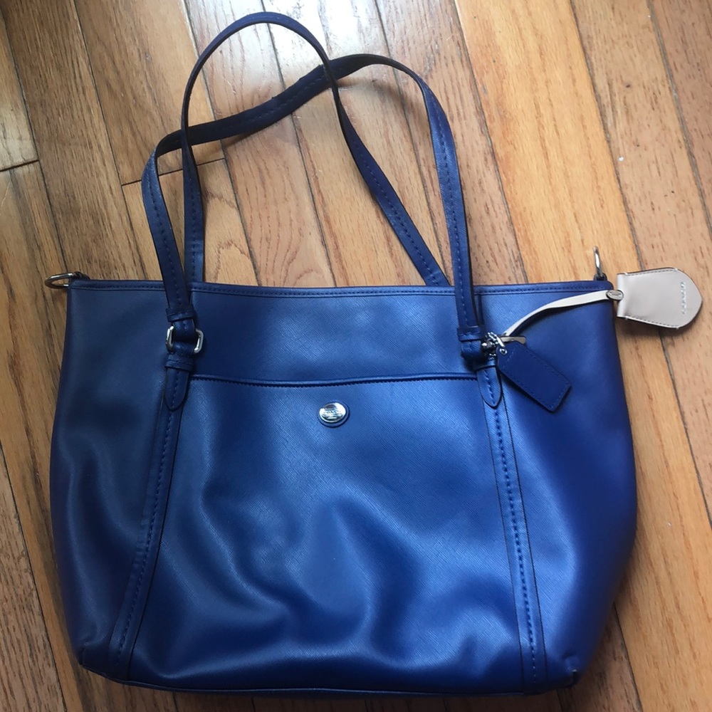 Coach Leather zip Top Tote